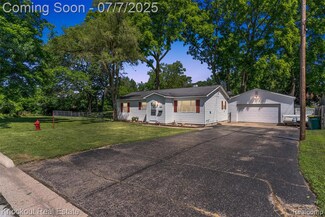 615 Monroe Ave, Mount Morris, MI 48458