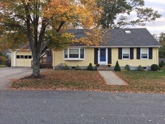 112 Knollwood Cir, Weymouth, MA 02188