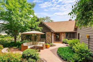 6102 Quetico Dr, Madison, WI 53705