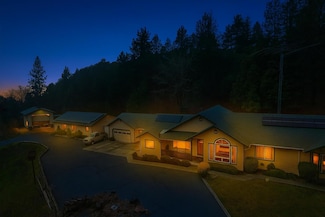 325 Templin Ave, Grants Pass, OR 97526