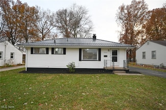 3325 Sunnybrooke Dr, Youngstown, OH 44511