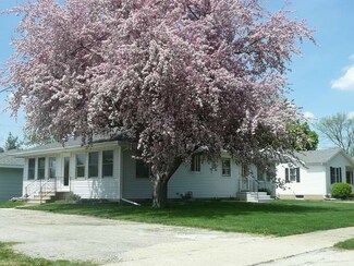 145 N Elm St, Herscher, IL 60941