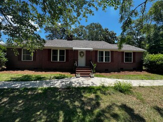 813 Academy St, Johnston, SC 29832