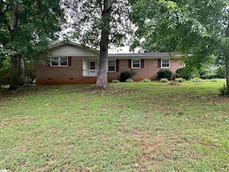 108 Anglewood Dr, Simpsonville, SC 29680
