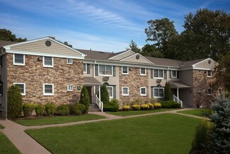 35 Elliott Place Unit 35-7B, Smithtown, NY 11787
