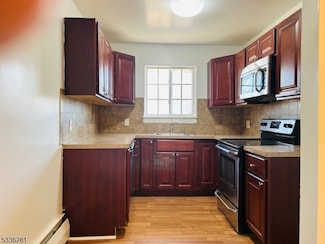 4 Swartswood Rd Unit B, Newton, NJ 07860