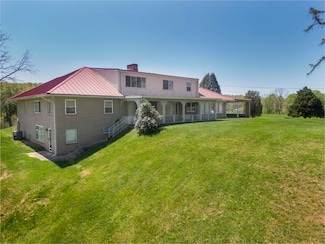 212 Adkins Finley Ln, Milton, WV 25541