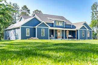 1045 Dave Berry Rd, McGaheysville, VA 22840