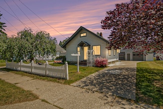 4904 Walton Ave SW, Grand Rapids, MI 49548