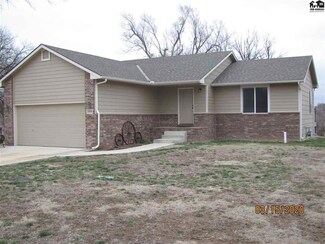 1014 N Memory Ln, Kingman, KS 67068