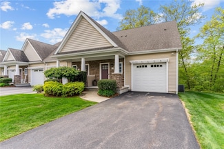 3 Nicole Cir, Smithfield, RI 02917