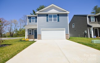 9 Lillian Ln, Hendersonville, NC 28792