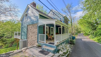 4005 Lower Rd, Levittown, PA 19056
