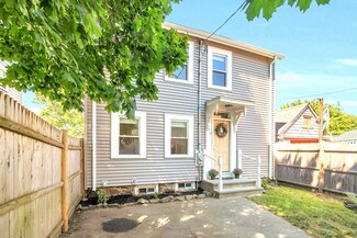 8 Allen St Unit 3, Salem, MA 01970