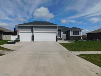 424 47th Ave W, West Fargo, ND 58078