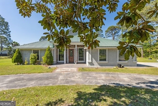 82 Mallard Pointe Dr, Woodbine, GA 31569