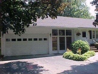 6 Gayle St, Woburn, MA 01801