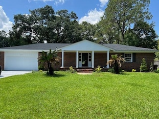 4113 Canal Cir E, Mobile, AL 36619