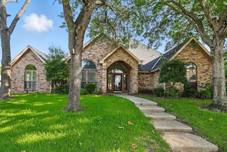 709 Trail Lake Dr, Euless, TX 76039