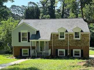 305 Rollingwood Rd, Jamestown, NC 27282