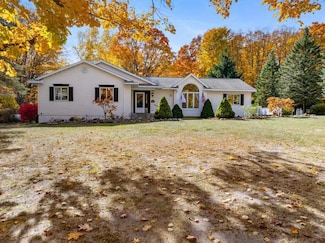 11110 Wildwood Rd, Petoskey, MI 49770