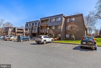 8 Stonehenge Cir Unit 5, Pikesville, MD 21208