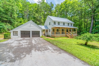 706 Skyline Dr, Gatlinburg, TN 37738