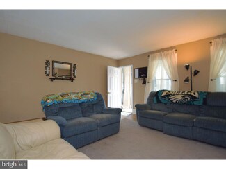 1312 E 13th St, Crum Lynne, PA 19022