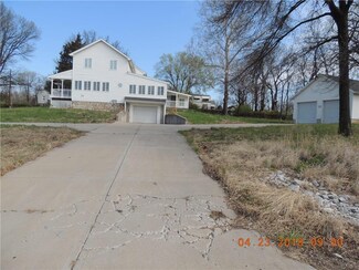 4703 NE Antioch Rd, Kansas City, MO 64117