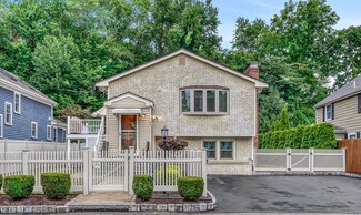 43 Deerfield Ave, Westwood, MA 02090