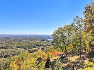 12108 Laurbrow Rd, Soddy Daisy, TN 37379