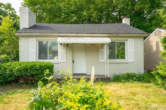 21890 Sharkey St, Clinton Township, MI 48035