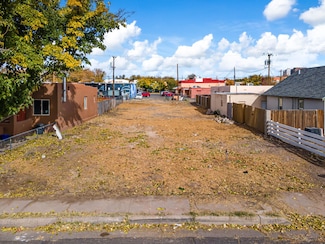 1005 Iron Ave SW, Albuquerque, NM 87102