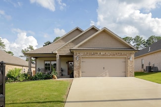 121 Silver Leaf Ln, Florence, AL 35633