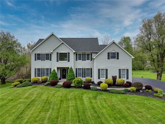 5 Trout Creek Run, Honeoye Falls, NY 14472