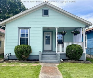 517 16th St, Dunbar, WV 25064