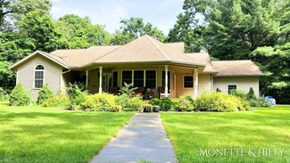 5792 White Rd, Muskegon, MI 49442