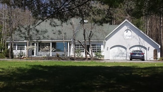114 Parade Rd, Barnstead, NH 03218
