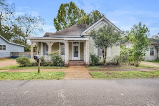 612 4th Ave S, Columbus, MS 39701