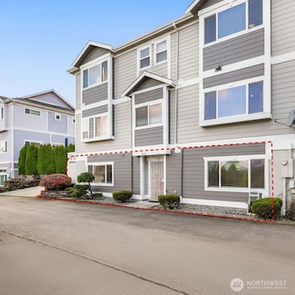 3322 S Holly St, Seattle, WA 98118