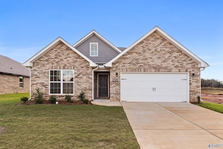 26716 Kyle Ln, Athens, AL 35613