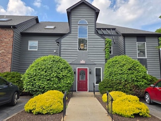 1300 Winding Ridge Ln Unit 8, Valparaiso, IN 46383