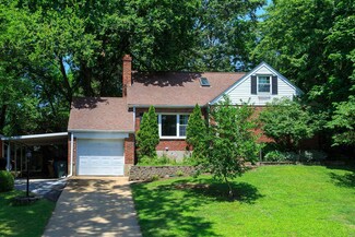 7369 Arlington Dr, Saint Louis, MO 63117