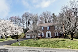 11778 Hollyview Dr, Great Falls, VA 22066
