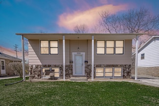 2528 Linden Ave, Waukegan, IL 60087
