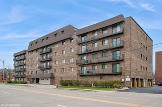 960 S River Rd Unit 412, Des Plaines, IL 60016