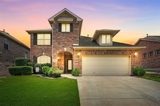764 Red Elm Ln, Fort Worth, TX 76131