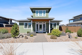 3511 SW 43rd St, Redmond, OR 97756