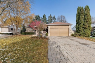 634 Lockport Rd, Rochester, MI 48307