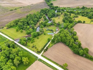 2924 York Ave, Coggon, IA 52218